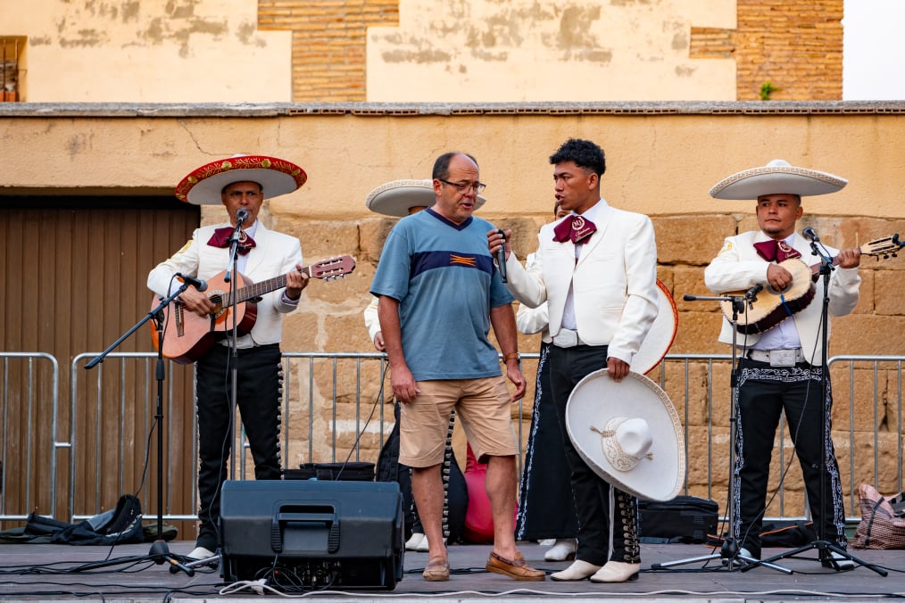 MARIACHIS